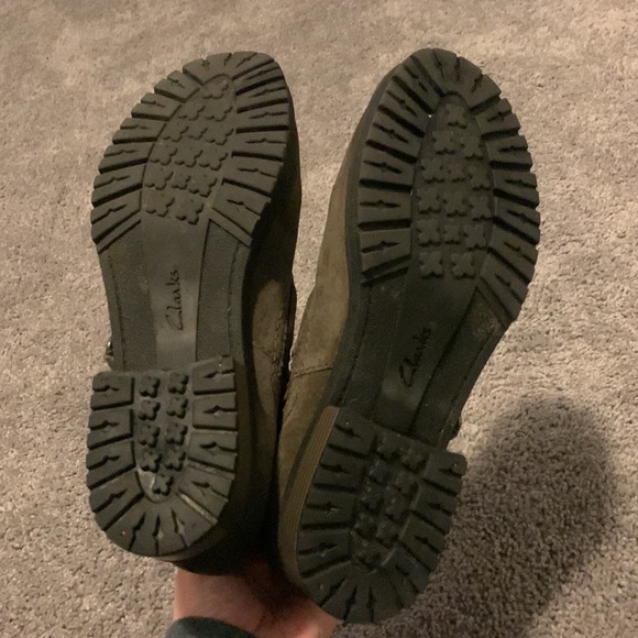 Size 8.5 Clark’s ankle boot - Picture 3 of 3